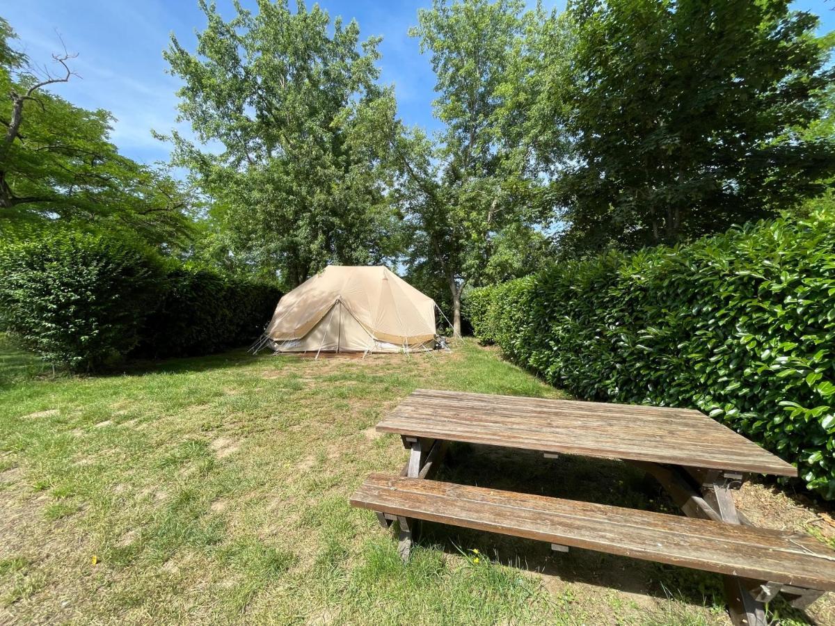 Camping Les Portes De Sancerre Saint-Satur Екстериор снимка