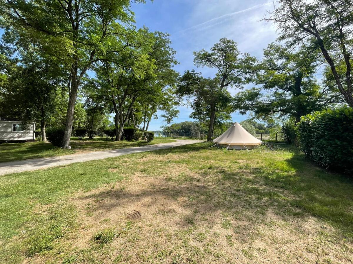 Camping Les Portes De Sancerre Saint-Satur Екстериор снимка