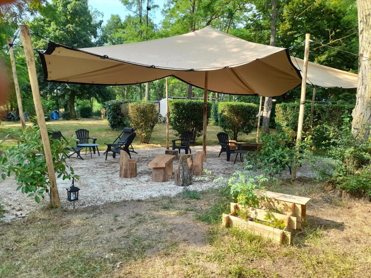 Camping Les Portes De Sancerre Saint-Satur Екстериор снимка